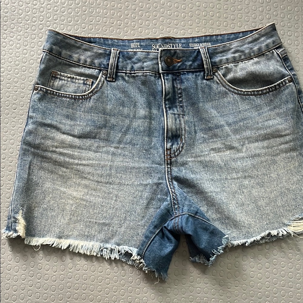 Sound style Hope high rise frayed Blue Vintage  Jean Shorts